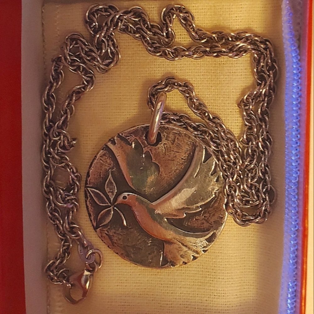 James Avery Retired Serenity Dove Necklace